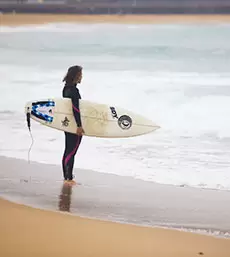Surfista en San Sebastián